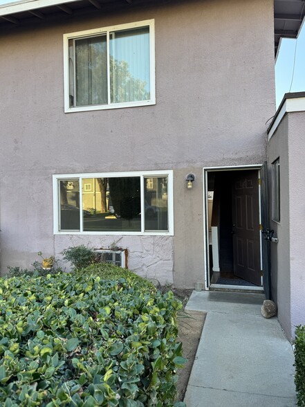 135 Cook St, Redlands, CA à vendre - Photo du bâtiment - Image 2 de 19