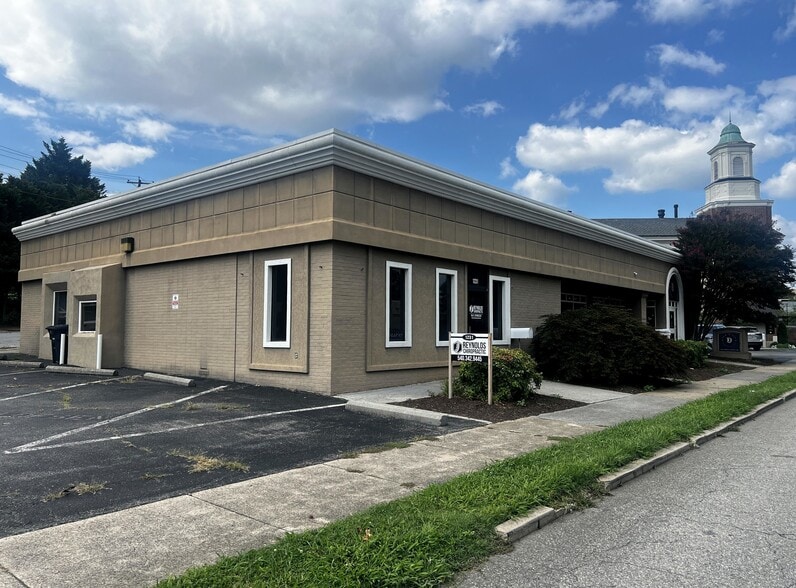 1225 Maple Ave SW, Roanoke, VA for sale - Building Photo - Image 2 of 17