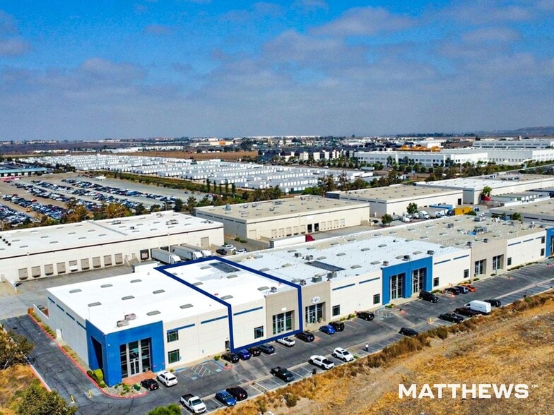 2195 Britannia Blvd, San Diego, CA for lease - Building Photo - Image 2 of 3