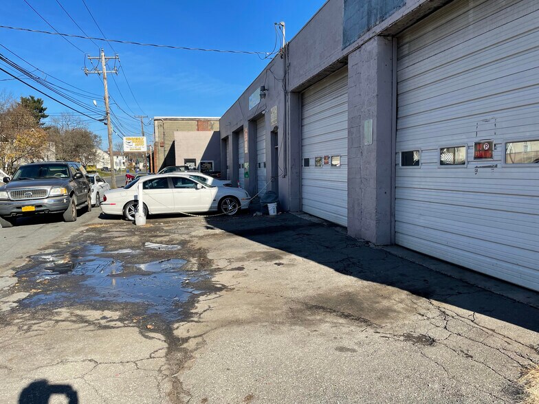 375-379 North St, Middletown, NY à vendre - Photo du bâtiment - Image 2 de 9