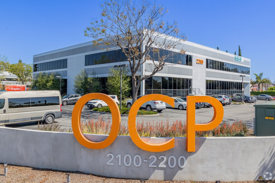 2200 W Orangewood Ave, Orange, CA for sale - Building Photo - Image 2 of 7
