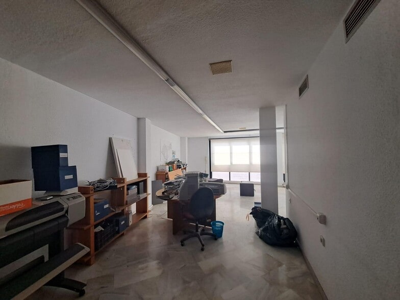 Office in El Ejido, Almería for lease - Building Photo - Image 3 of 6