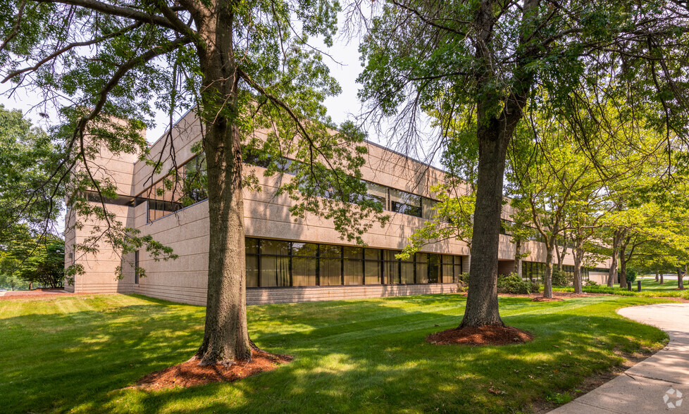 3000 Minuteman Rd, Andover, MA à louer - Photo du bâtiment - Image 1 de 8