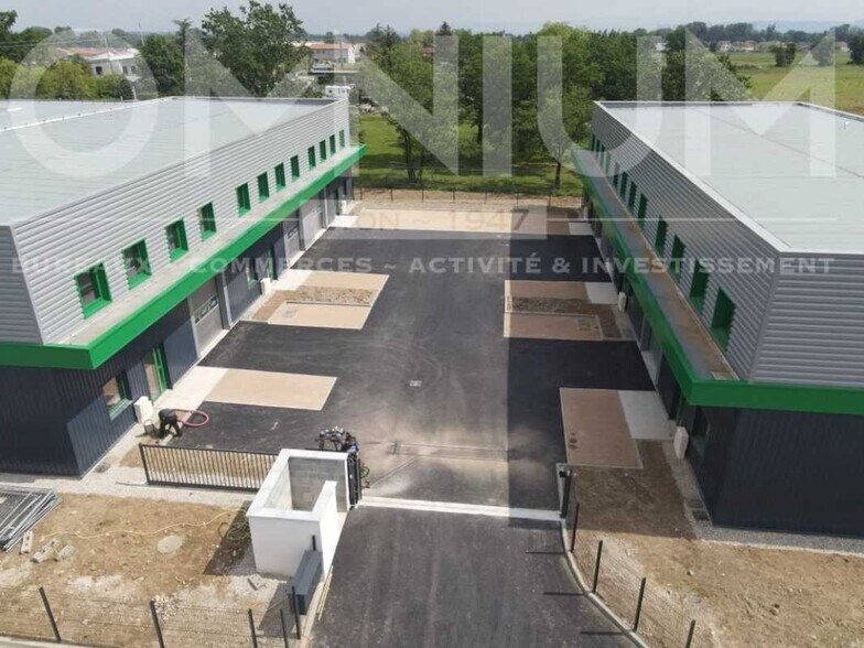 Flex in Tignieu-Jameyzieu for lease - Building Photo - Image 1 of 6