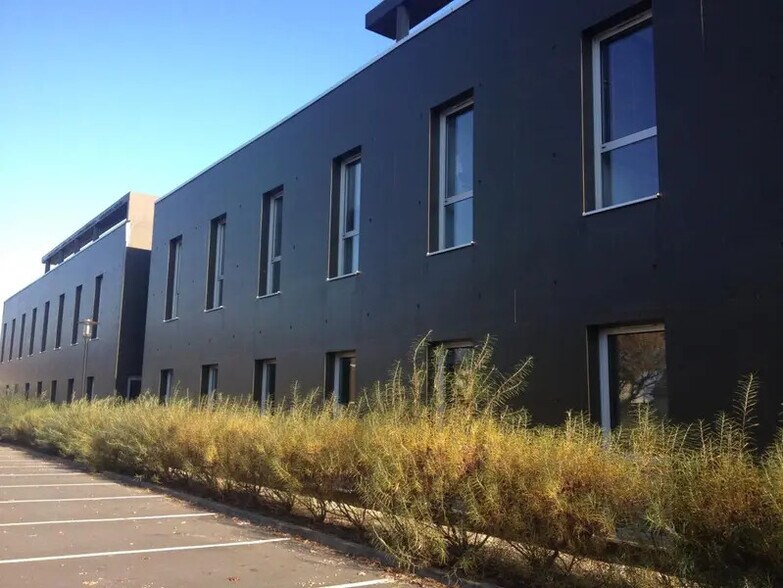 98 Rue Du Leinster, La Chapelle-sur-Erdre à louer - Photo du bâtiment - Image 2 de 9