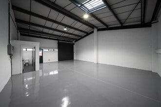 Langhedge Ln, Londres à louer Photo intérieure- Image 1 de 3