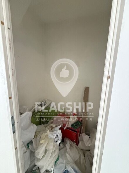 Retail in Paris for lease - Interior Photo - Image 3 of 15