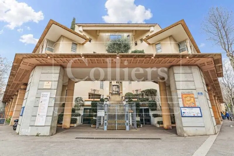 Office in Aix-en-Provence for lease Building Photo- Image 1 of 14