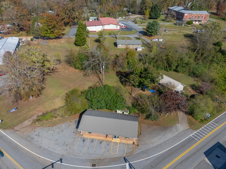 Intersection of NC 9 & 108 hwy, Mill Spring, NC à vendre - Photo du bâtiment - Image 3 de 38