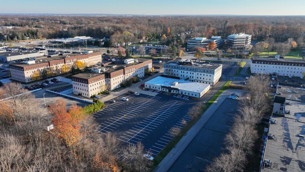 24650 Center Ridge Rd, Westlake, OH à louer - Photo du bâtiment - Image 3 de 16