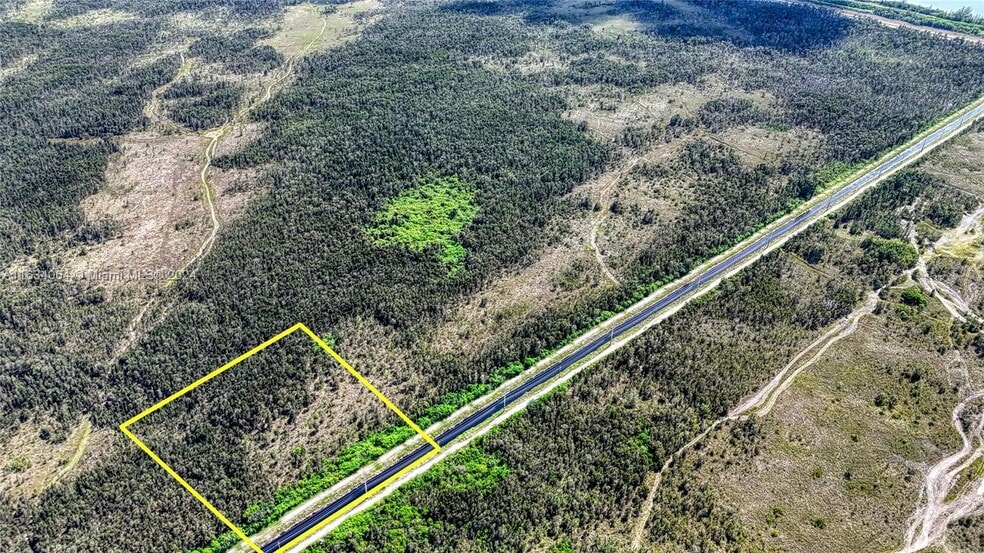 SW 42nd Ave, Miami, FL à vendre - Photo du bâtiment - Image 2 de 4