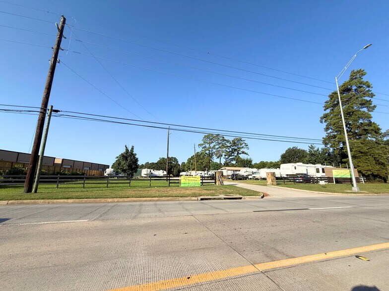 36815 FM 1774 Rd, Magnolia, TX à vendre - Photo du bâtiment - Image 3 de 14