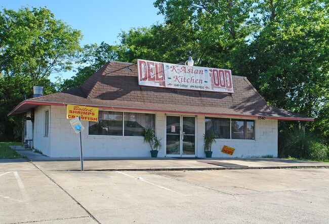 Plus de détails pour 5540 College St, Beaumont, TX - Commerce de détail à vendre