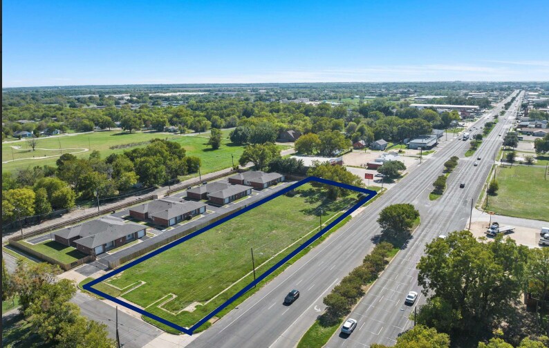 700 La Salle Ave, Waco, TX for sale - Aerial - Image 2 of 3