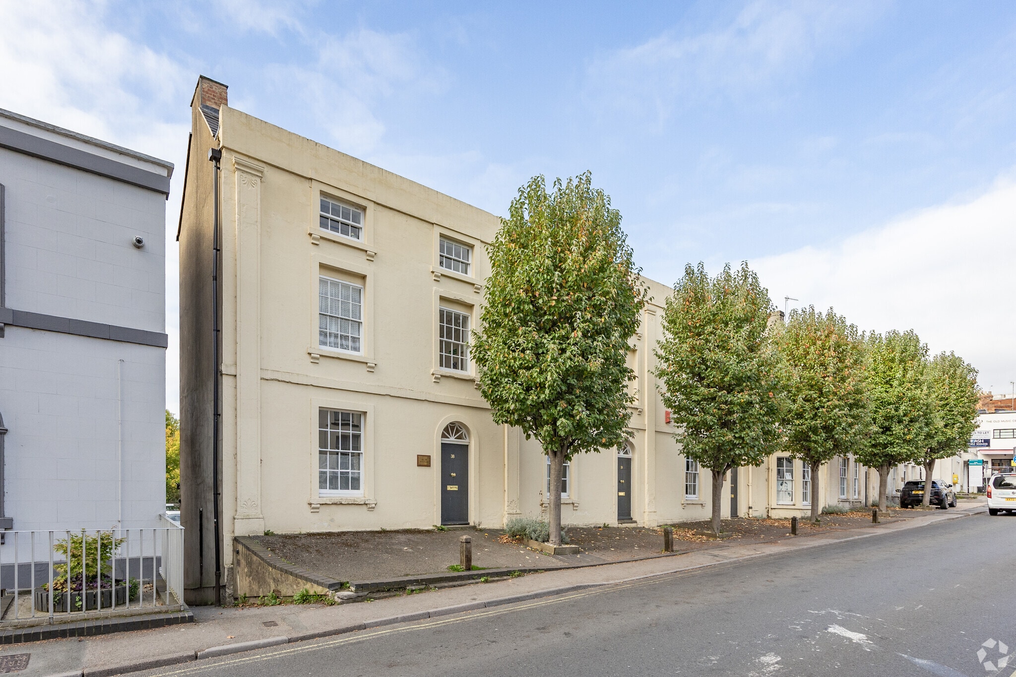 38-43 London Rd, Stroud for lease Primary Photo- Image 1 of 5