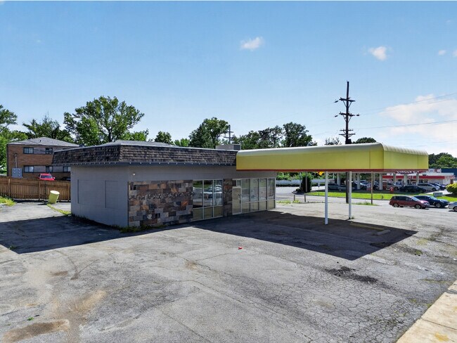 Plus de détails pour 8570 Watson Rd, Saint Louis, MO - Commerce de détail à louer
