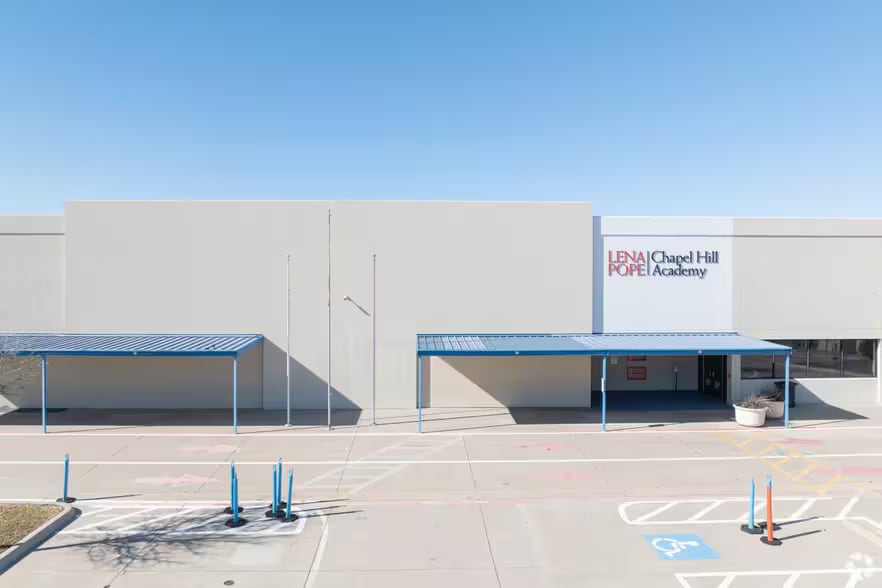 4640 Sycamore & 7520 S Hulen portfolio of 2 properties for sale on LoopNet.ca - Building Photo - Image 3 of 7