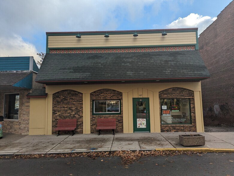 107 S Calumet Rd, Chesterton, IN for sale - Building Photo - Image 1 of 1