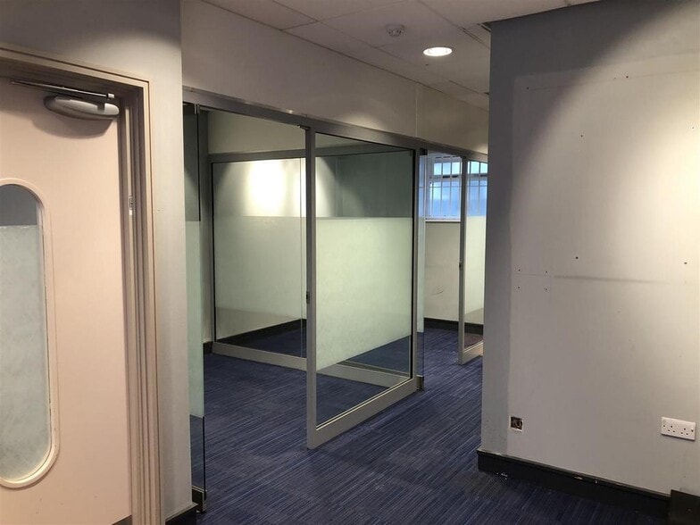 24-25 Bridge St, Spalding for lease - Building Photo - Image 3 of 10