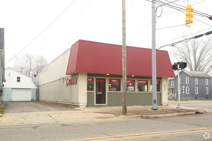437 W Stewart St, Owosso, MI for lease - Building Photo - Image 2 of 26
