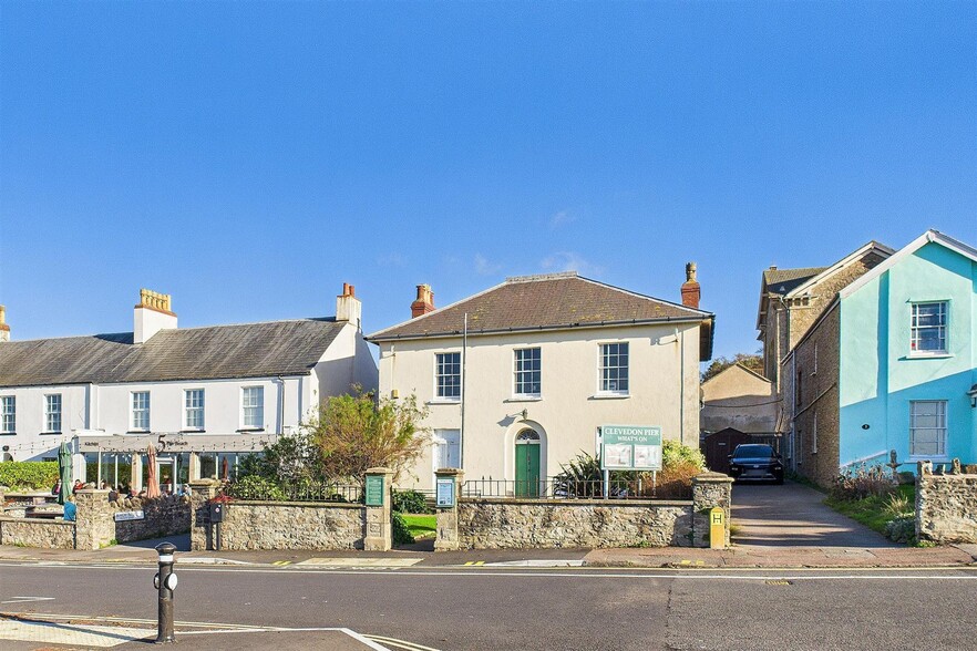 4 The Beach, Clevedon à vendre - Photo du bâtiment - Image 2 de 9