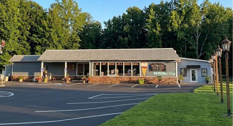 15268 Kings, Montross, VA for sale - Building Photo - Image 1 of 19