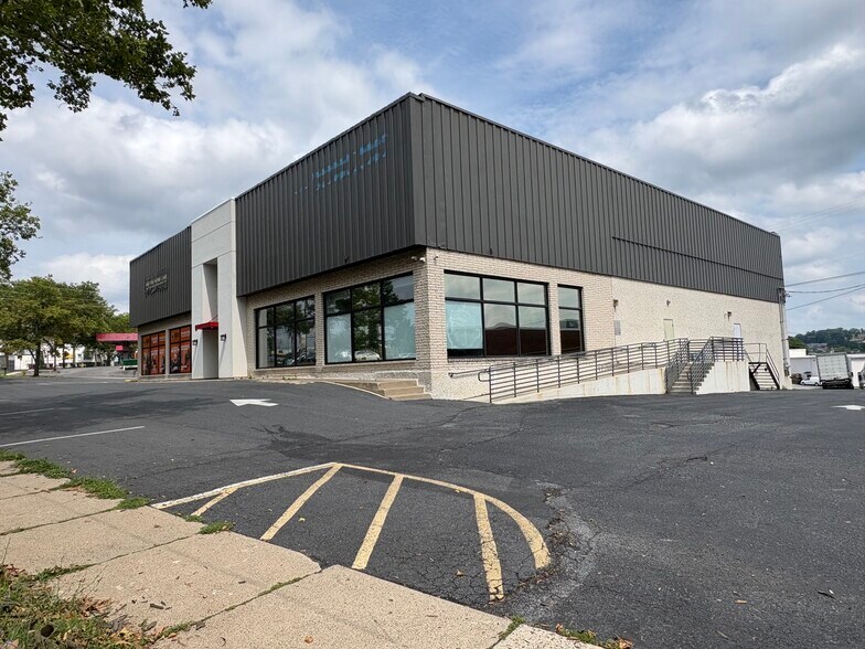 622 Union Blvd, Allentown, PA à vendre - Photo du bâtiment - Image 3 de 19