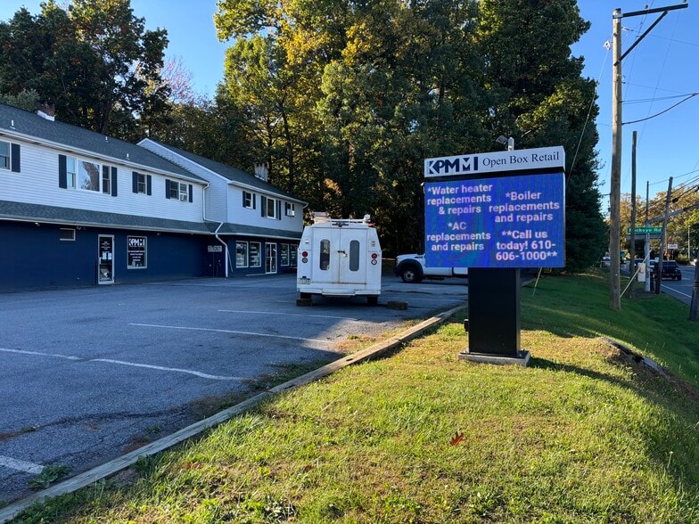 4095 Chestnut St, Emmaus, PA for lease - Building Photo - Image 2 of 4