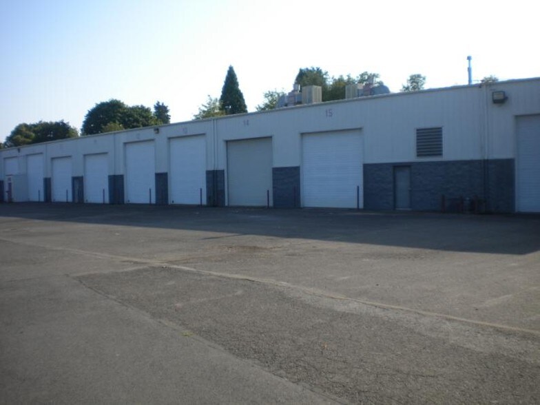 125 E 4th Ave, Junction City, OR à louer - Photo du bâtiment - Image 3 de 7