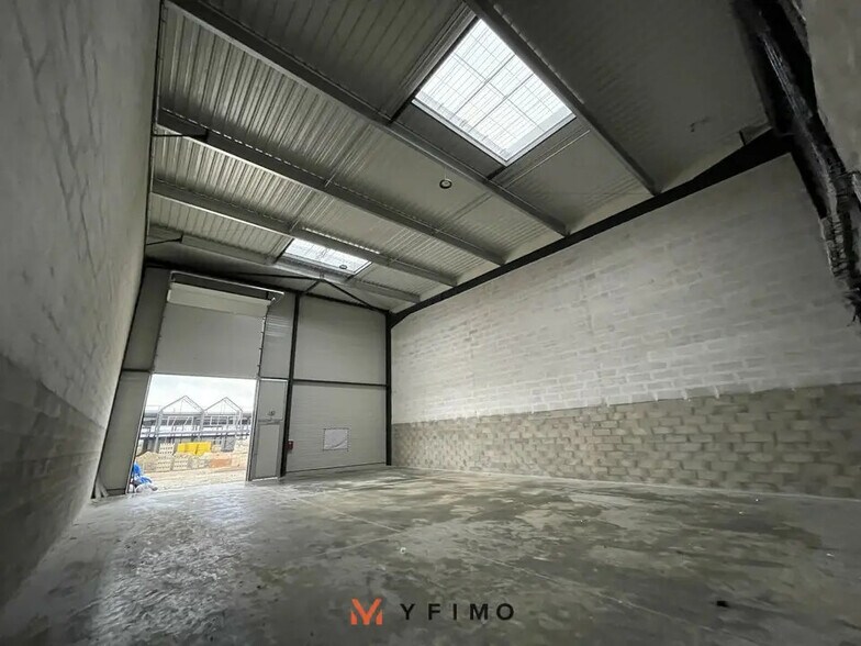 Local d'activités dans Flins-sur-Seine à vendre - Photo intérieure - Image 2 de 5