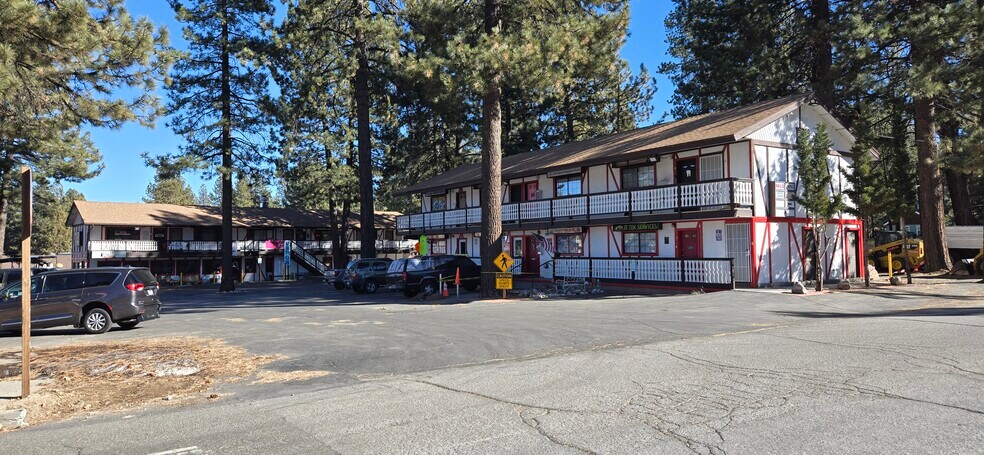 42011 Big Bear Blvd, Big Bear Lake, CA à vendre - Photo du bâtiment - Image 1 de 38