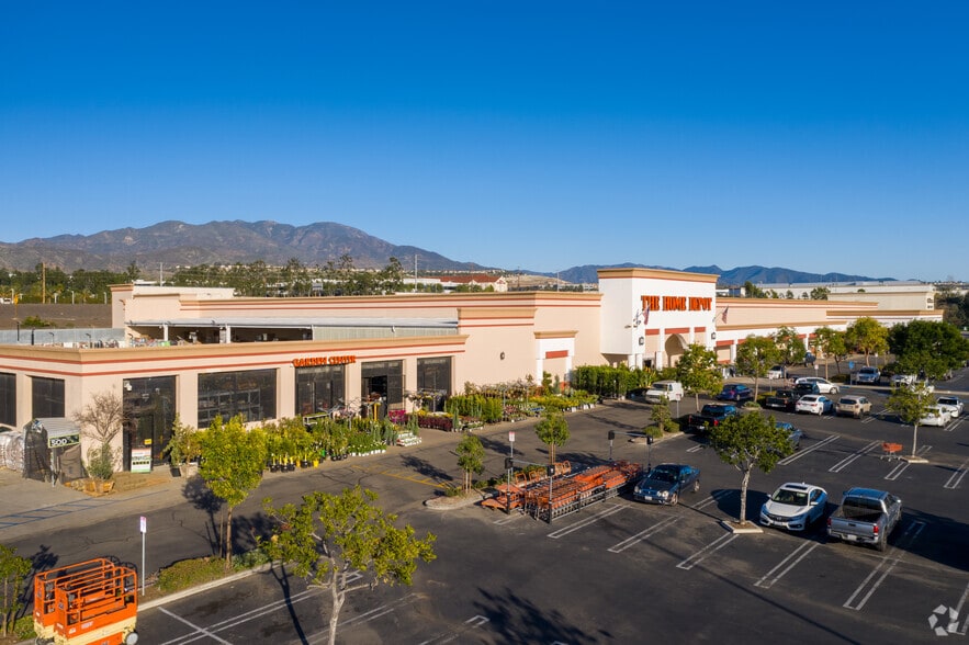 20021-20025 Lake Forest Dr, Lake Forest, CA for lease - Primary Photo - Image 3 of 8