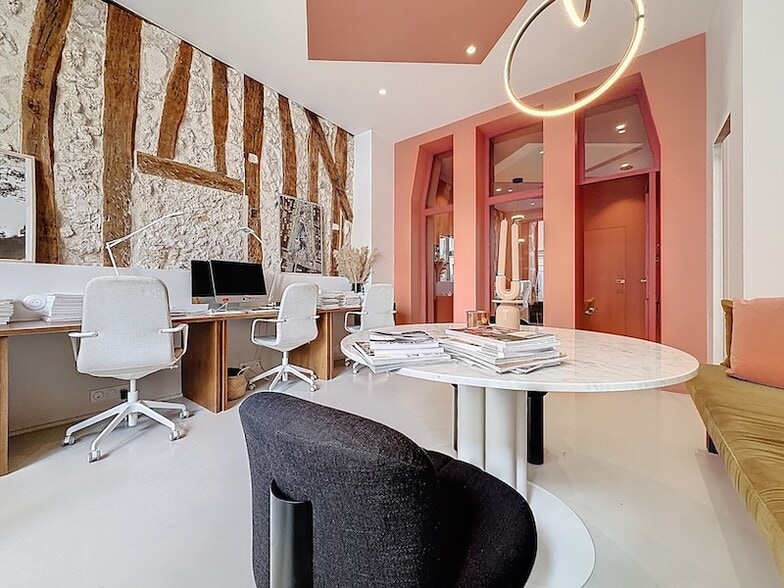 Immeuble residentiel dans Paris à vendre - Photo intérieure - Image 2 de 9