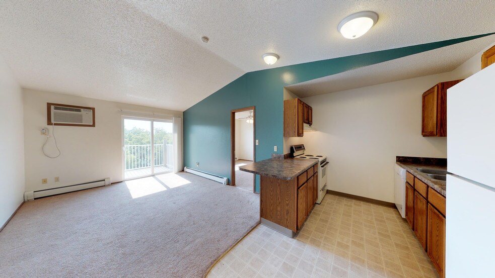 211 E McKinley Ave, Des Moines, IA for sale - Matterport 3D Scan - Image 2 of 71