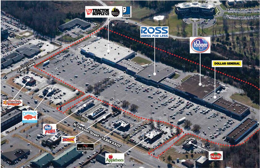 1905 N Jackson St, Tullahoma, TN à louer - Photo du bâtiment - Image 3 de 17