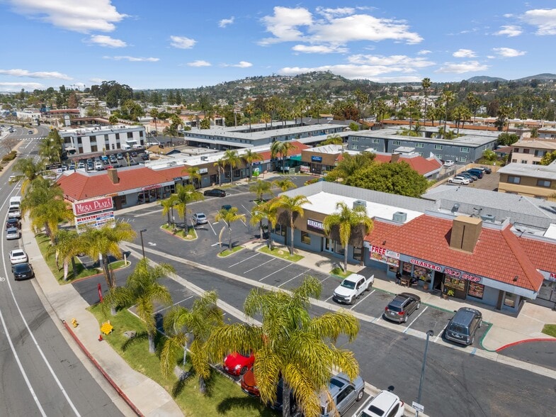 7520 El Cajon Blvd, La Mesa, CA à louer - Photo du bâtiment - Image 2 de 10