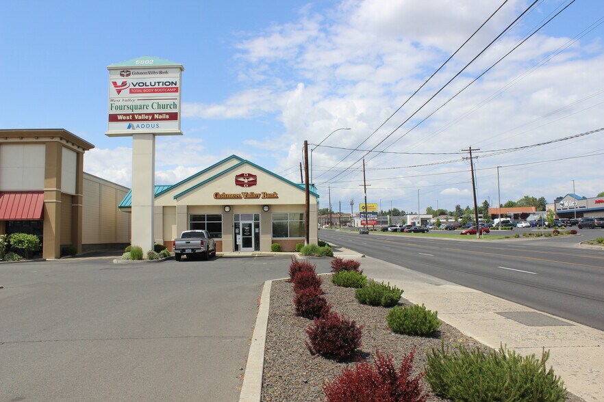 5602-5802 Summitview Ave, Yakima, WA à louer - Photo du bâtiment - Image 2 de 2