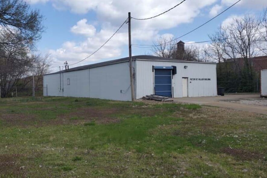 823 E Virginia St, Evansville, IN à vendre - Photo du bâtiment - Image 2 de 18