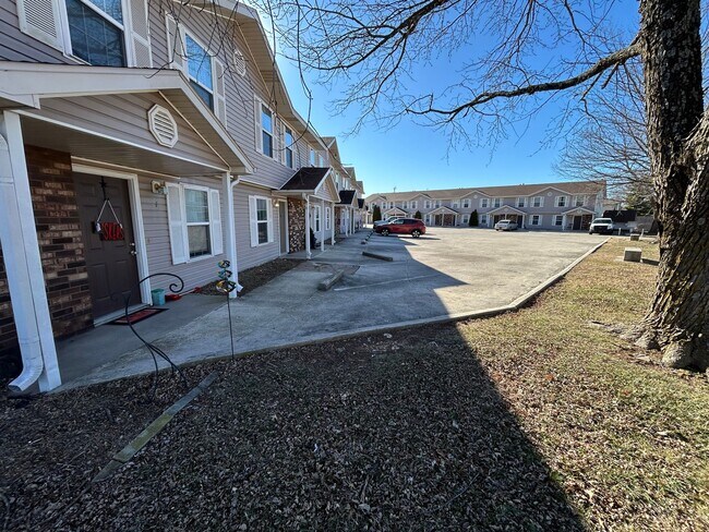 More details for 2206 E Macs Ct, Springfield, MO - Multifamily for Sale