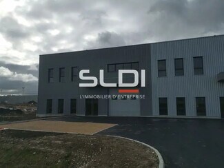 Plus de détails pour Local d'activités à louer