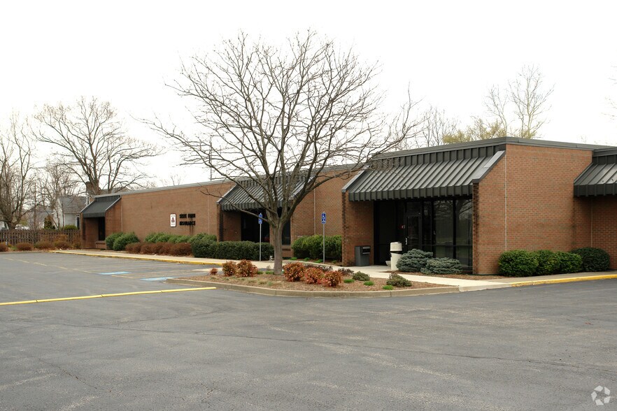 1918 Hikes Ln, Louisville, KY à vendre - Photo du bâtiment - Image 3 de 4