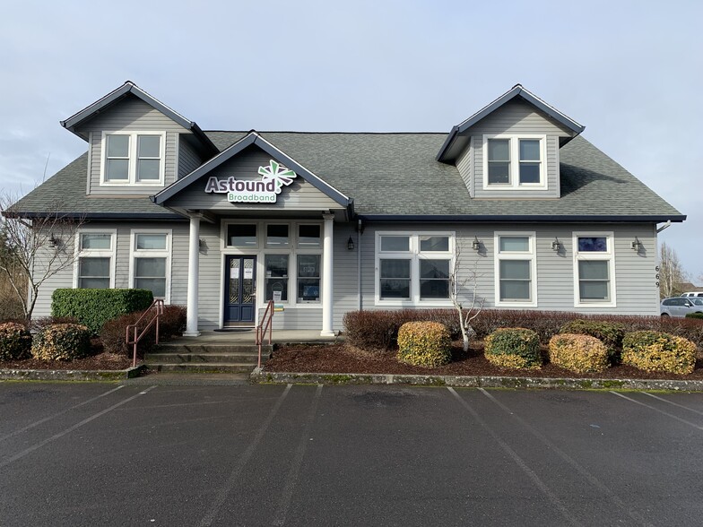 669-683 Ray J. Glatt, Woodburn, OR for lease - Building Photo - Image 1 of 20