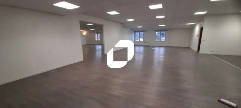 Bureau dans Eysines à louer - Photo intérieure - Image 3 de 4