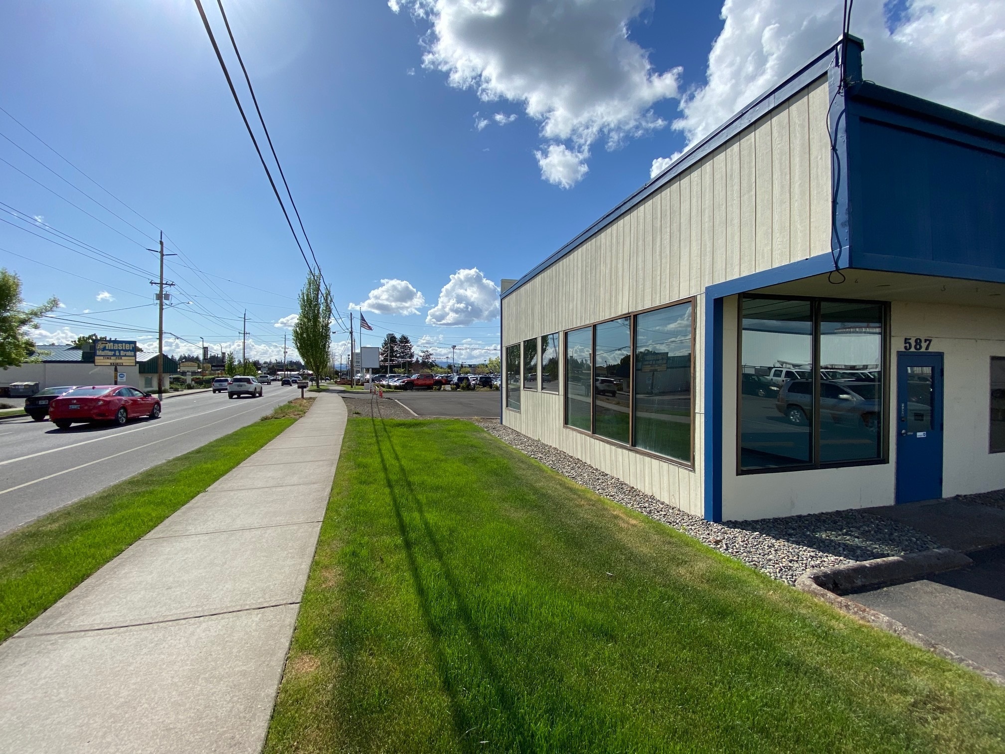 587 SW Baseline St, Hillsboro, OR for lease Interior Photo- Image 1 of 7