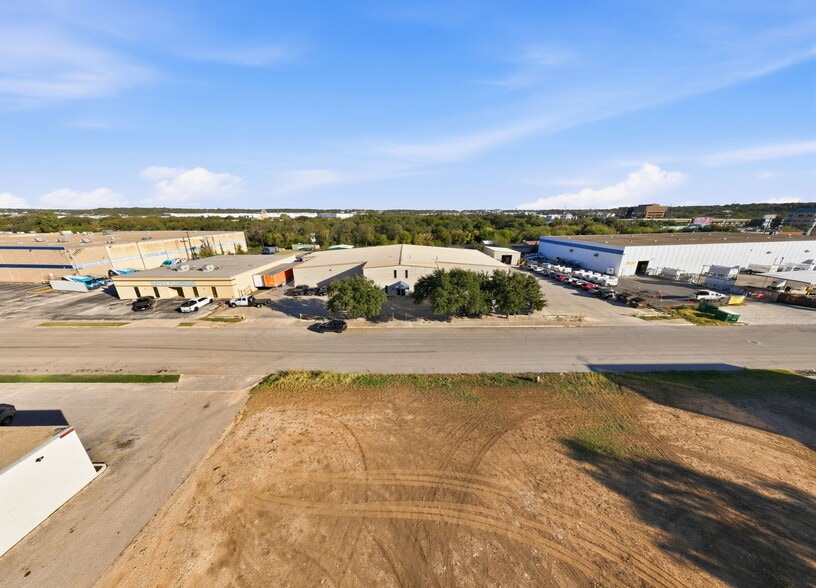 315 N Park Dr, San Antonio, TX for sale - Building Photo - Image 3 of 76