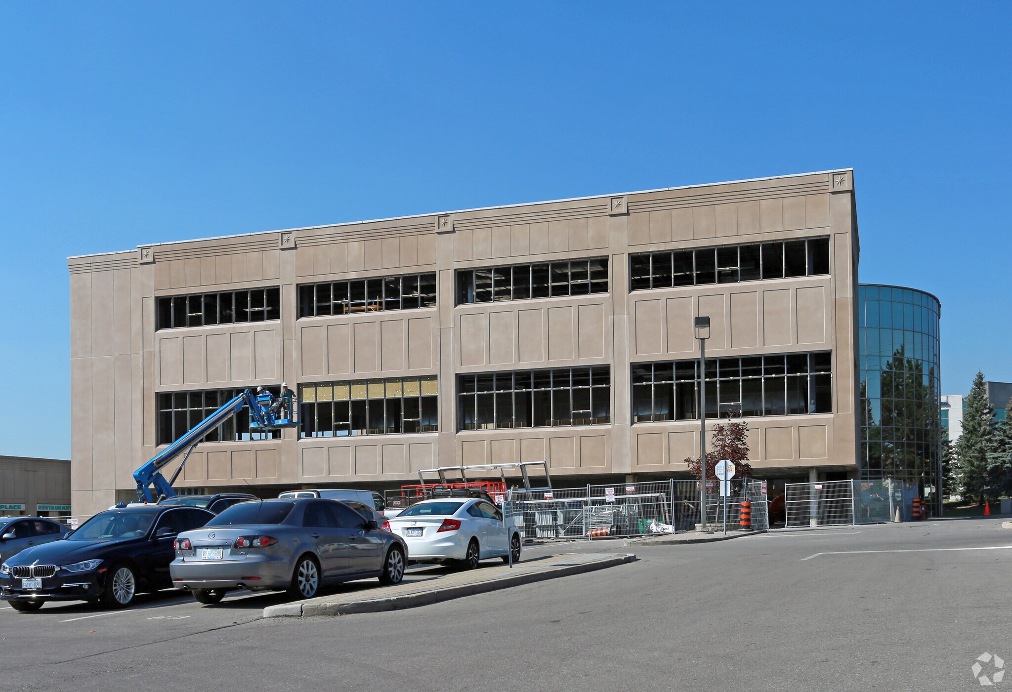 8700 Dufferin St, Vaughan, ON for sale Primary Photo- Image 1 of 1