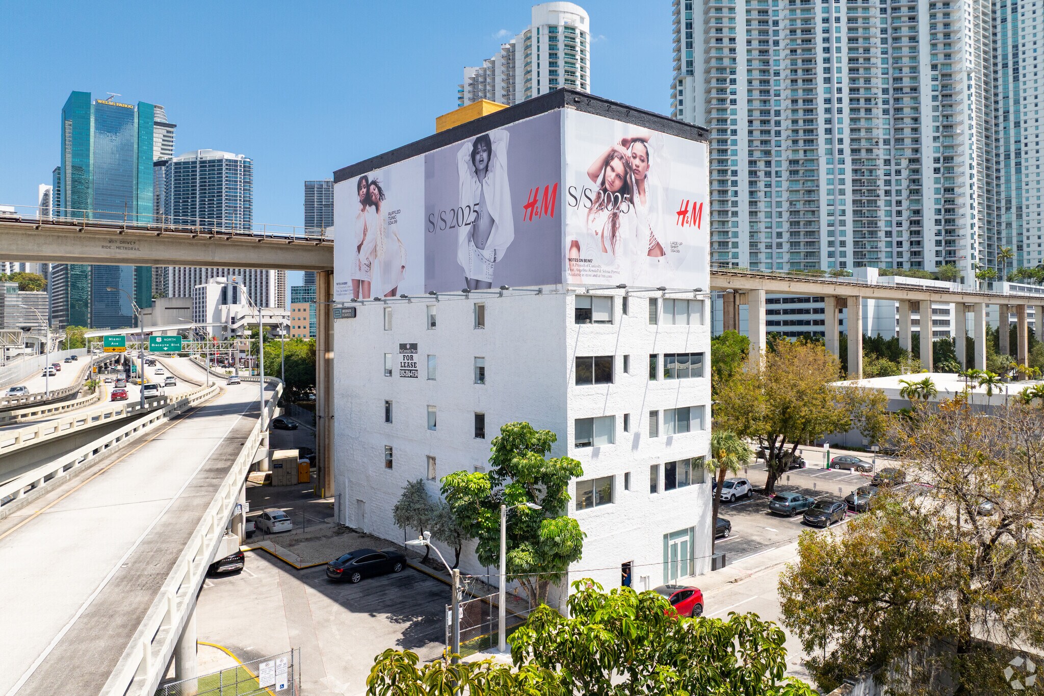 111 SW 3rd St, Miami, FL à louer Photo du bâtiment- Image 1 de 26