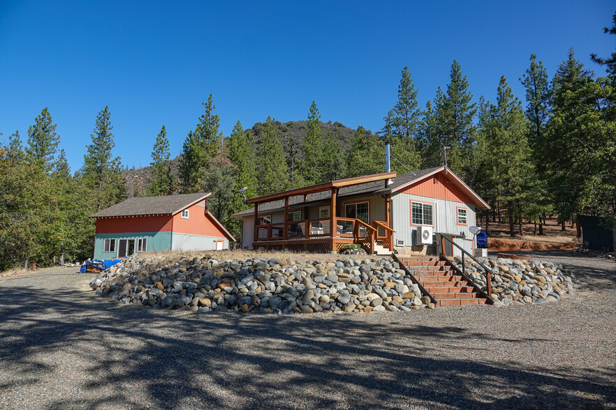 10206 Quartz Valley Rd, Fort Jones, CA à vendre - Photo principale - Image 1 de 55