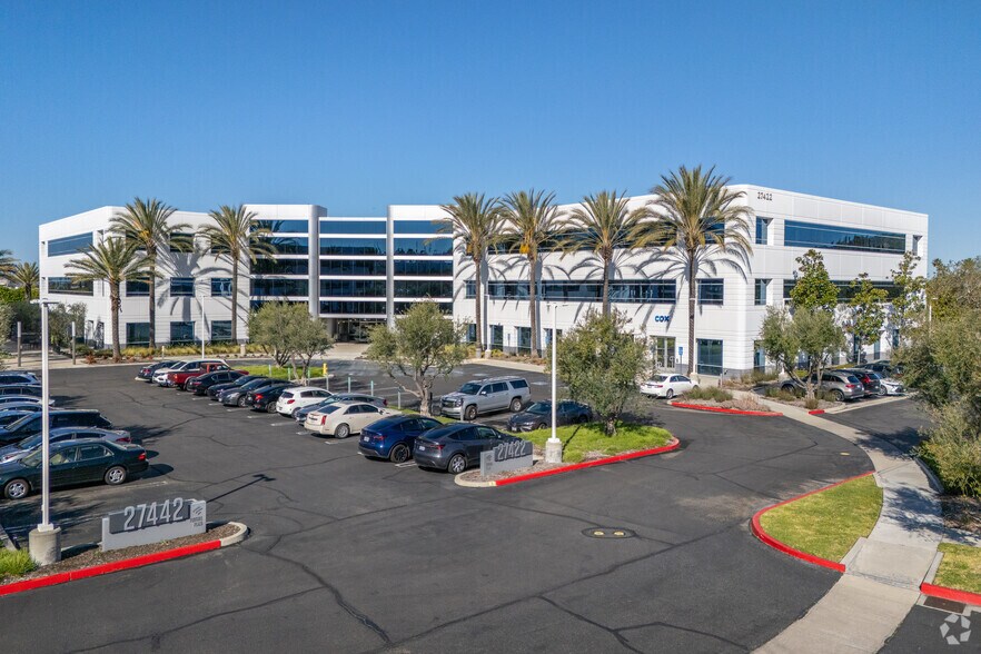 27422 Portola Pky, Foothill Ranch, CA à louer - Photo principale - Image 1 de 7