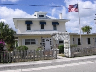 410 California Ave, Stuart, FL à vendre Photo principale- Image 1 de 1